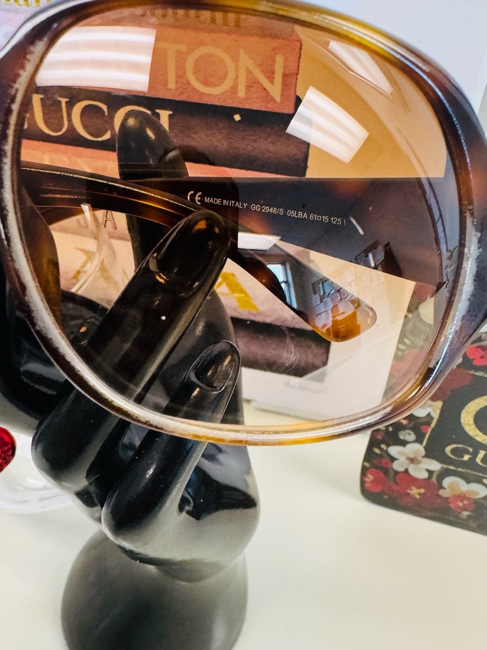 Gucci Brown Gradient Oversized Round Sunglasses - Picture 4 of 8